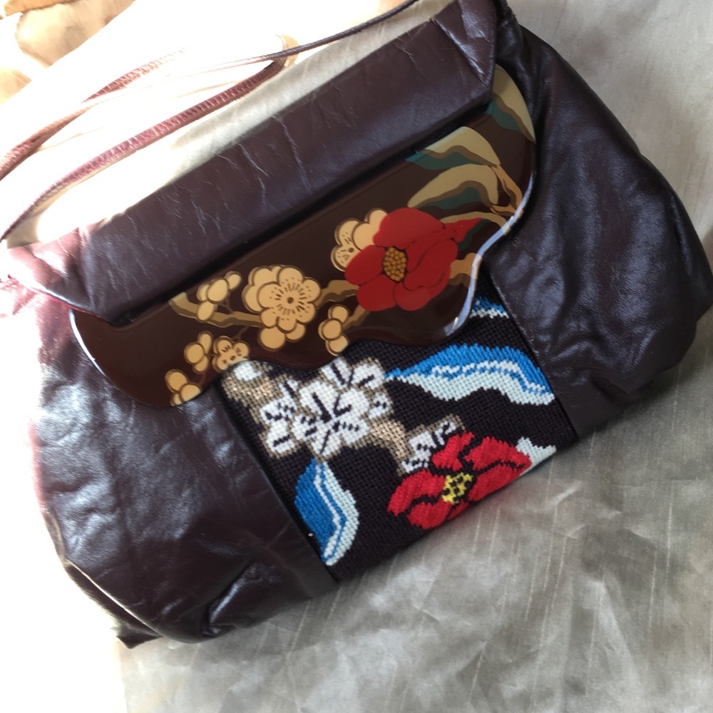 ✂️An 80's Icon Patricia Smith MOON BAG. Leather